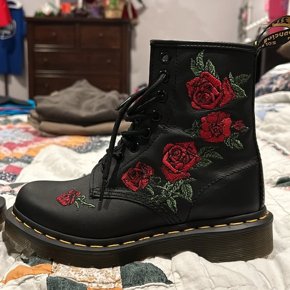 Dr Martens Womens 1460 Vonda Floral Leather Lace Up Boots - size 5 NWOT - Picture 1 of 8